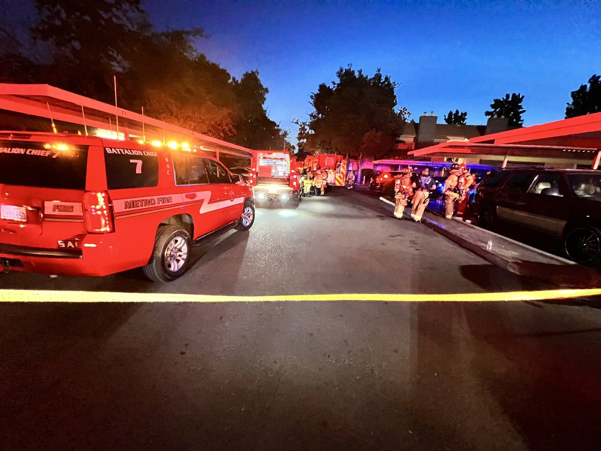 A suspect held his baby hostage at knifepoint & then set a room on fire inside the Apt complex in North Highlands this morning, per @sacsheriff. The suspect became unconscious after fire spread, but @SacFirePIO tore through a wall and rescued suspect and baby