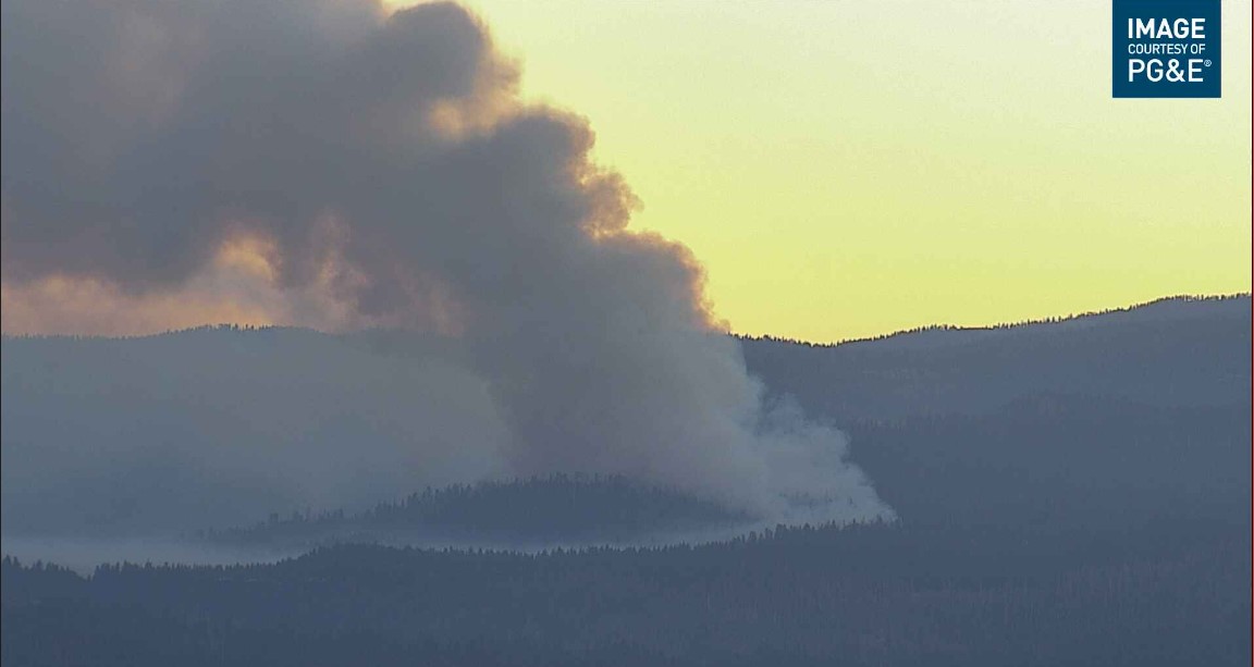 Unfortunately more fires are burning around Yosemite. cam shows the so called Washburn Fire that has burned 70 acres around Mariposa Grove.