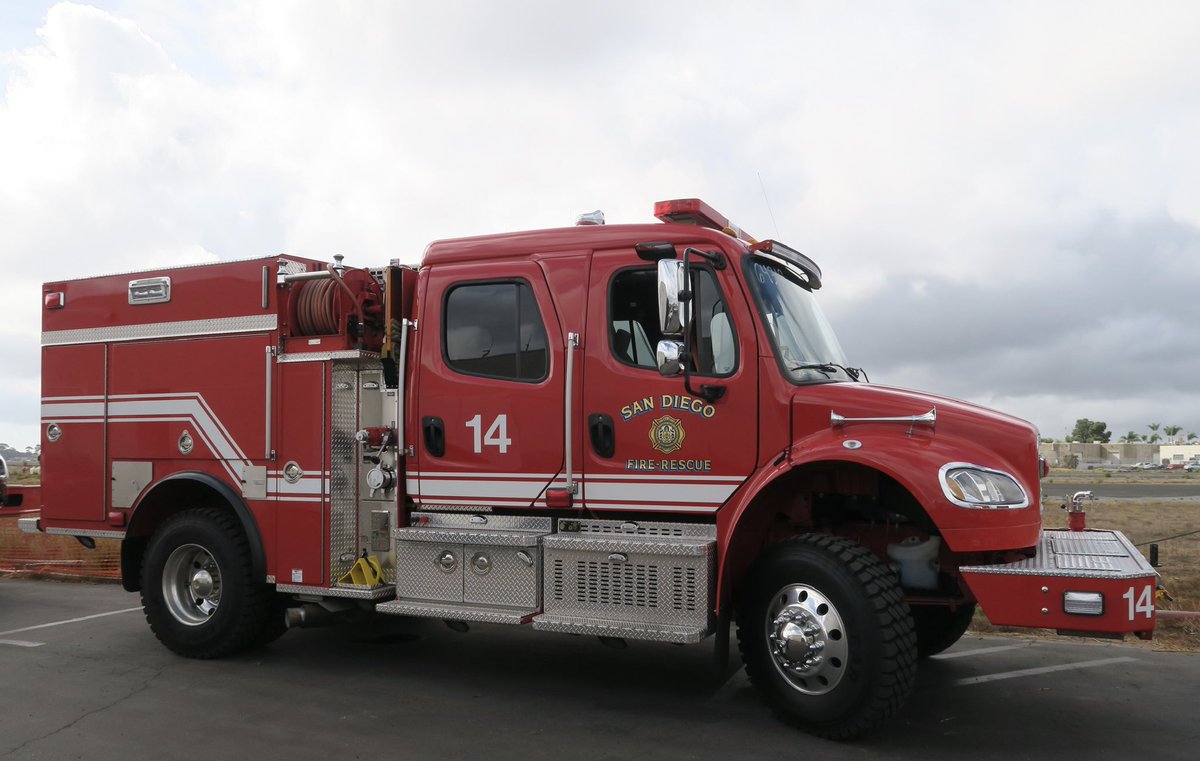 SDFD crews stopped a brush fire in San Carlos - Navajo Rd & Margerum Av area. No structures damaged or threatened, no injuries. No evacuations but please  speed where you see crews working