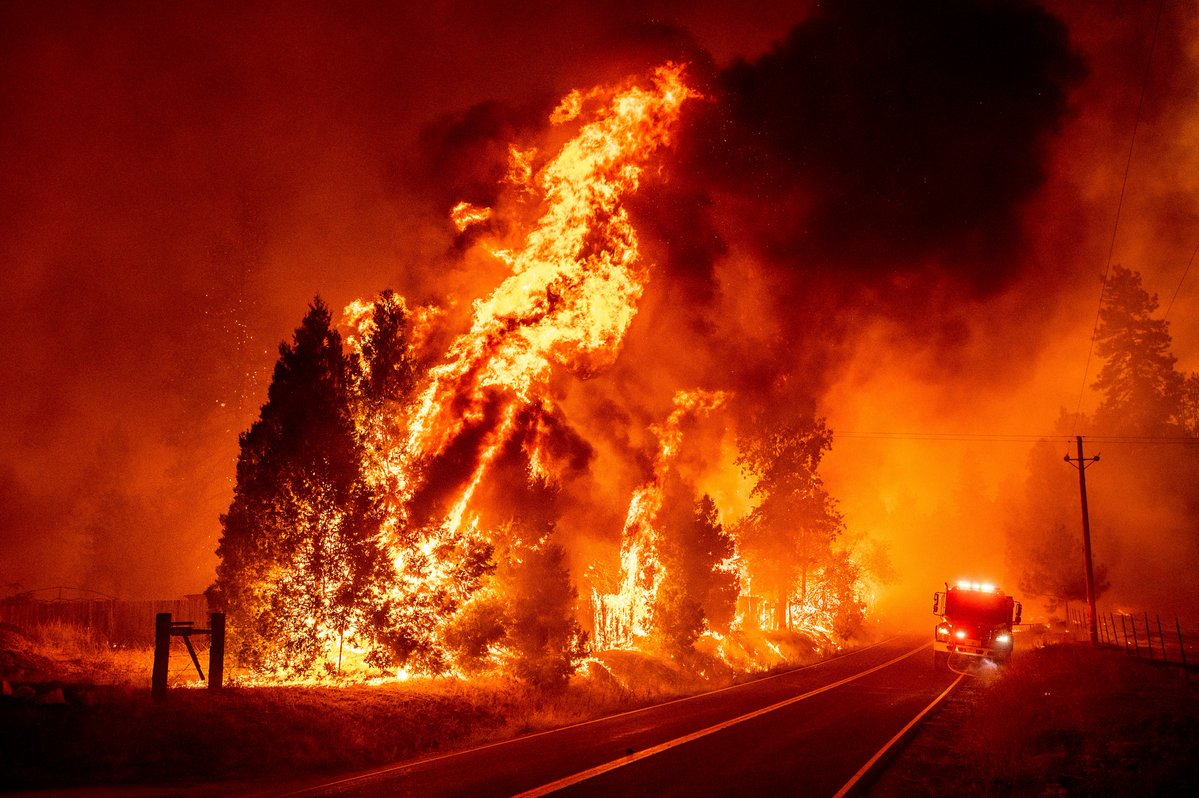 Haunting images show the destructive force of the OakFire burning in Mariposa County west of @YosemiteNPS. @CAL_FIRE says fire activity is extreme and crews are seeing frequent runs and group torching.  