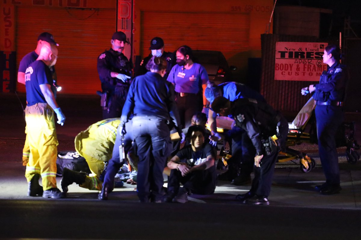 @FresnoPolice is investigating a shooting at a Smoke Shop near Belmont and 1st. 3 people were struck with gunfire and sent to CRMC. 