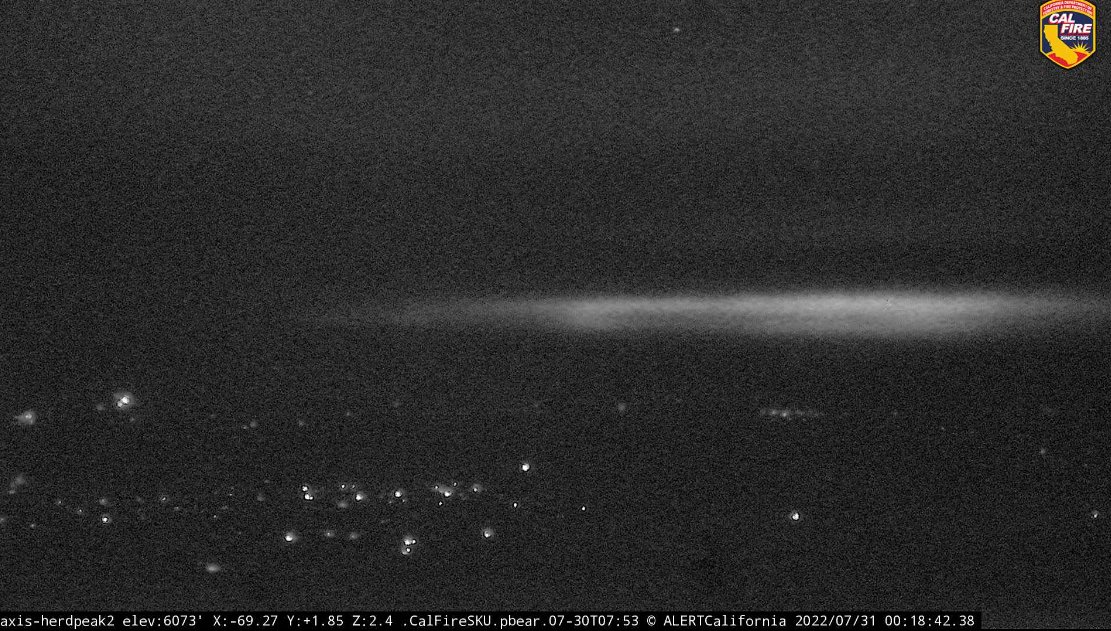 McKinneyFire (Klamath NF, Siskiyou Co) - Couple of images below from the Herd Peak 2 camera roughly half an hour apart, left image is 00:18, right is now @ 00:51. No changes in evac orders/warnings noted since 7pm