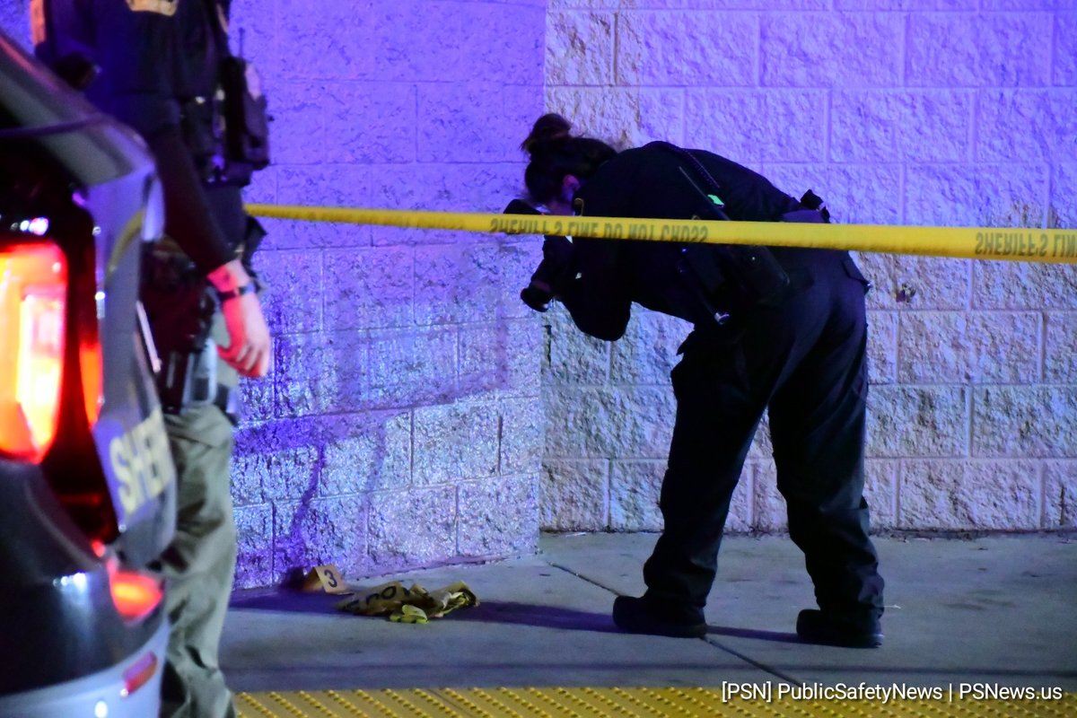 Shooting Walmart Antelope Deputies and CSI were on scene investigating a shooting incident at the Walmart, located at 7901 Watt Ave. According to early reports, one victim was shot by the front doors. That victim has been transported to the hospital via ambulance