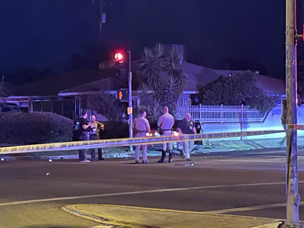 The intersection of Willow and Belmont is shut down as @FresnoSheriff's investigates what appears to be a shooting involving at least two vehicles. One of the cars also crashed into a fence