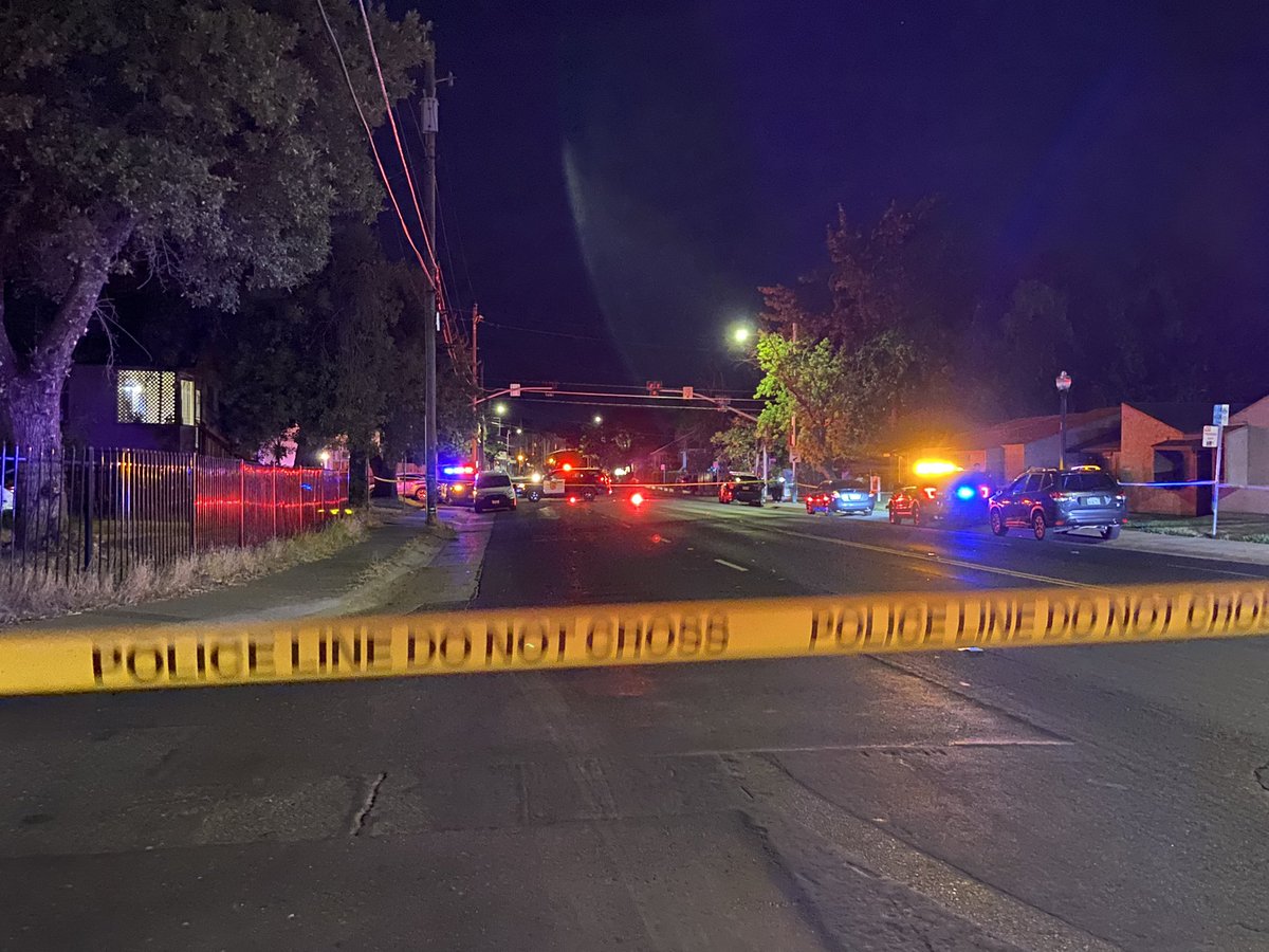 @SacPolice confirm that officers are on the scene of a shooting off Broadway, near San Jose Way, in the Oak Park neighborhood. Police say two people were shot with what appears to be non-life-threatening injuries