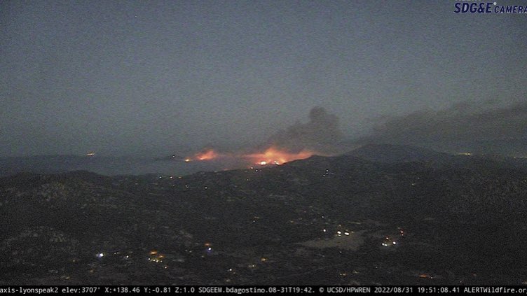 Border32Fire still showing active fire behavior tonight. Has burned around 1,500 acres