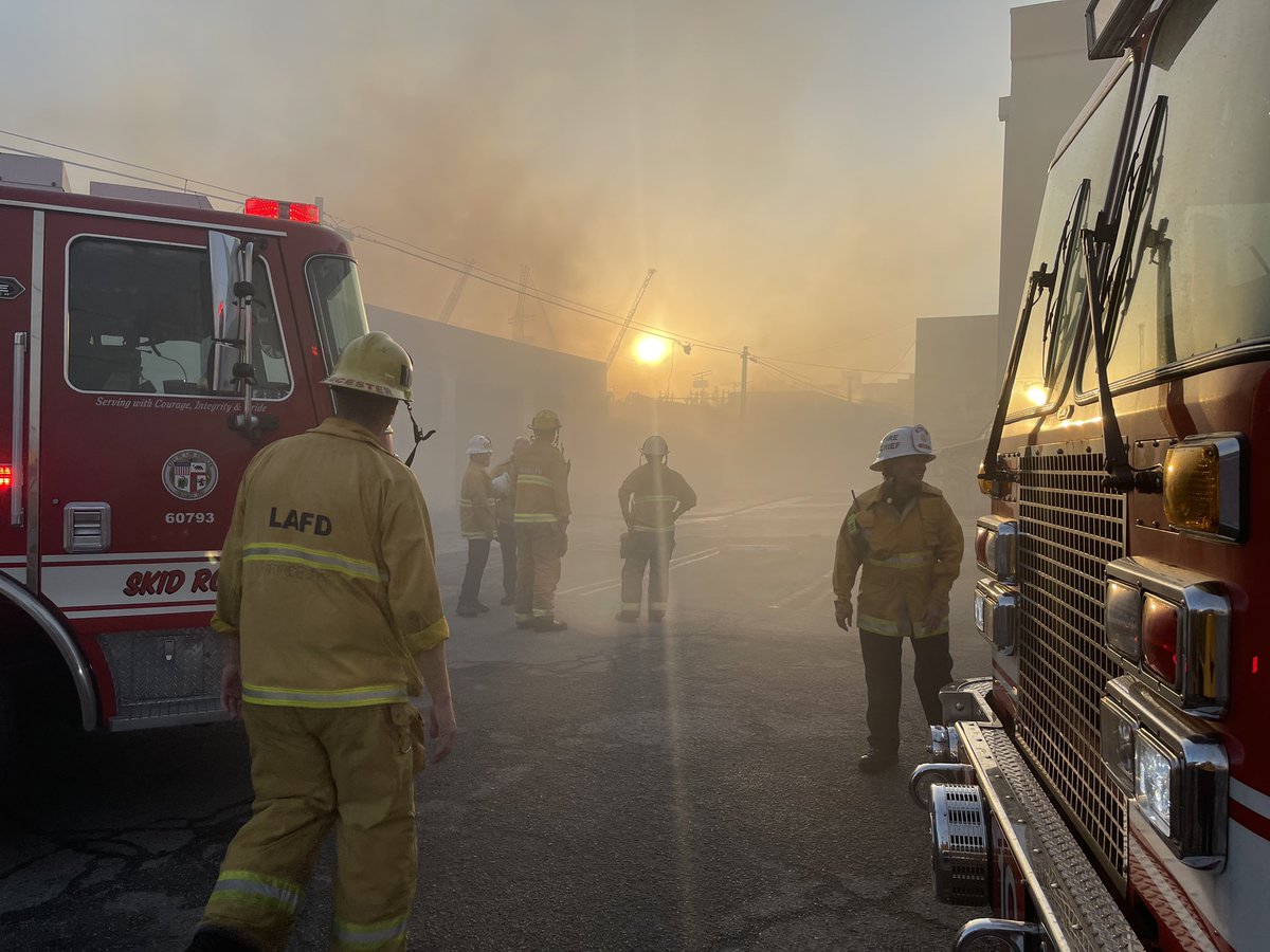 This afternoon, it took more than 180 LAFD members about 2 hours to extinguish this major emergency structure fire in BoyleHeights. On this record heat day