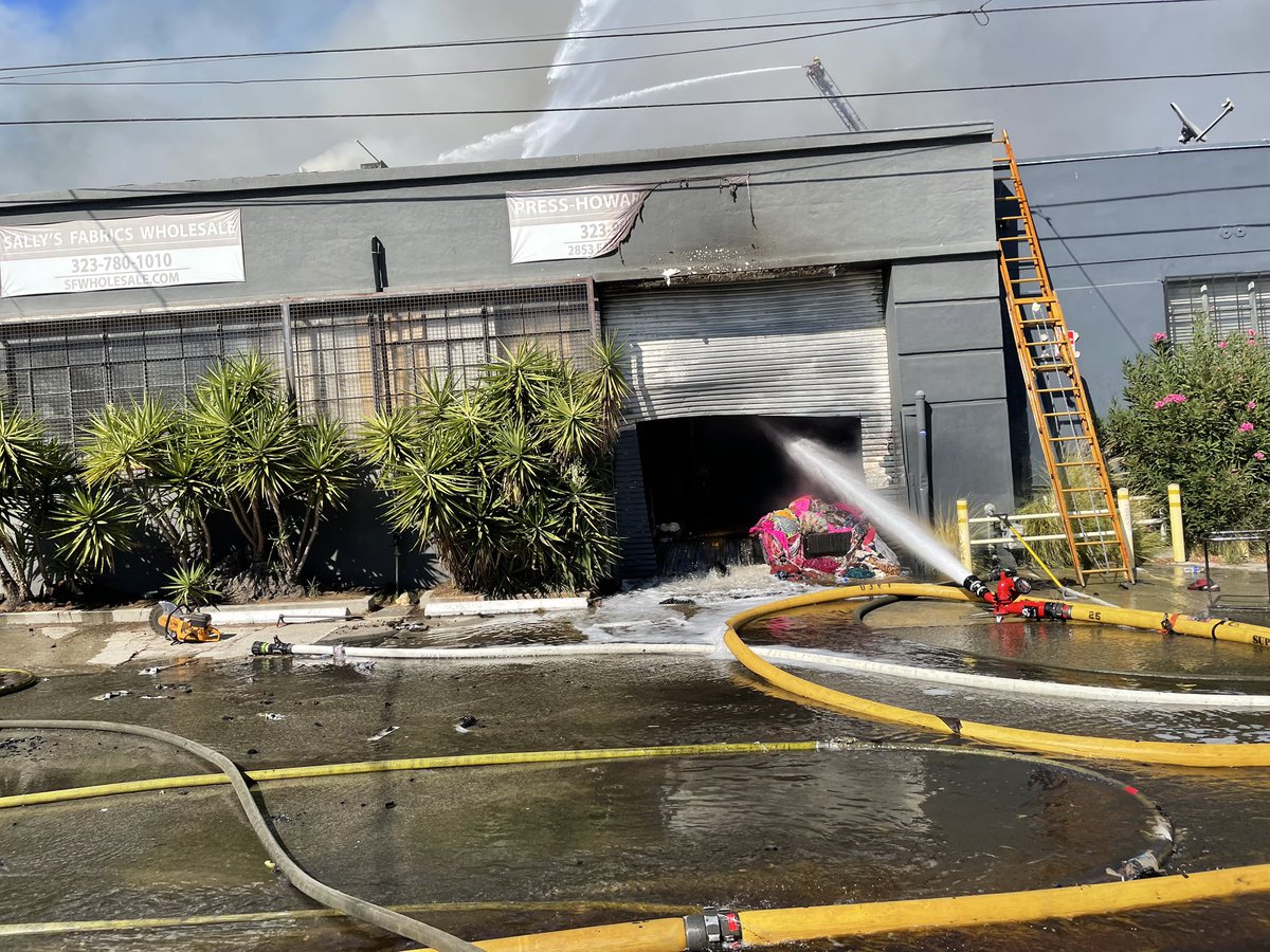 This afternoon, it took more than 180 LAFD members about 2 hours to extinguish this major emergency structure fire in BoyleHeights. On this record heat day