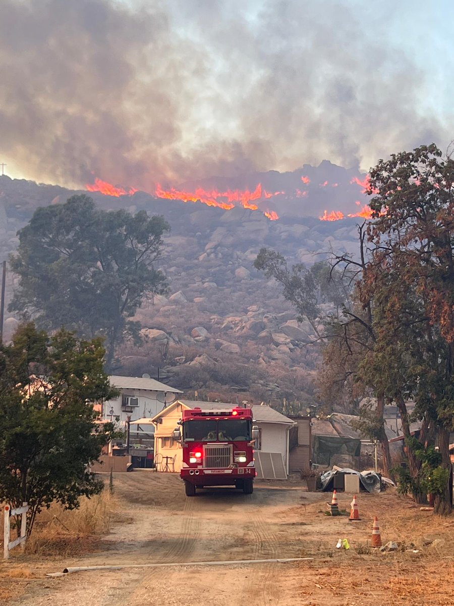 FairviewFire [] 7:45 pm - The fire is currently 700 acres and 5% contained.  There have been 2 confirmed civilian fatalities and 1 civilian injury.  7 structures have been destroyed and several more damaged