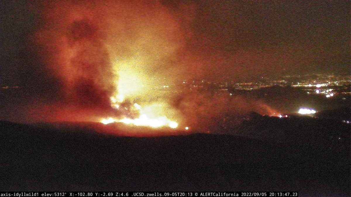 FairviewFire (S/O ValleVista, Riverside Co) - There has been a 180 degree wind shift with  fire running hard to the east now. Some FF's pulling off the line. Immediate structure threat continues. Night time water dropping copter on order