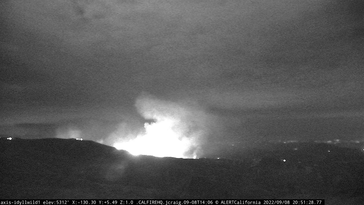 FairviewFire (S/O ValleVista, Riverside Co) - Night time copters back over the fire & working the south side around Red Mountain Rd. 18,753 structures threatened per CAL FIRE. Evac orders and warnings continue to expand today 