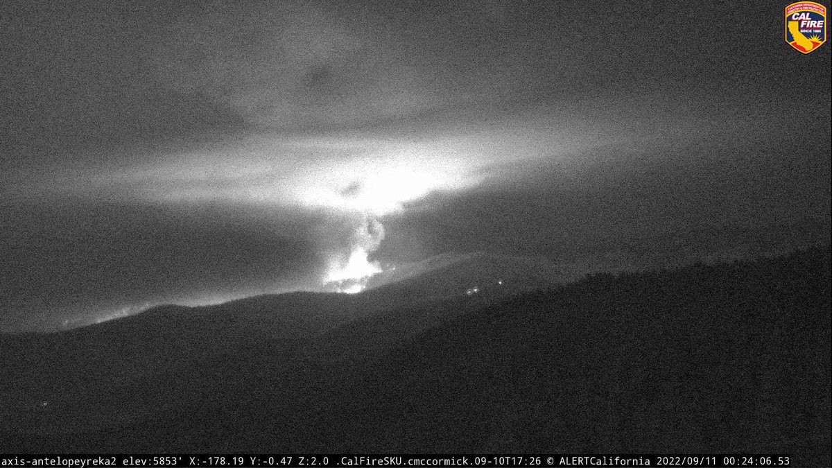 MountainFire (S/W of Gazelle, Siskiyou Co) - The fire is making a significant run towards Division 'OO' per radio traffic, shown on the cameras below. Based on ops maps, it's the fire across the line now moving out to the N/W.