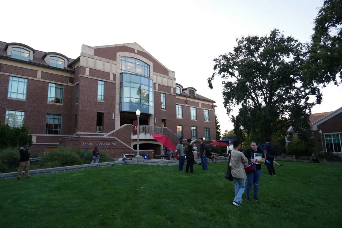 At approximately 6:39pm on Tuesday, a 4.4 earthquake hit Santa Rosa. Residents rushed outside to safety and emergency services responded to reports of a gas leak near the Junior College, but Santa Rosa Police have reported no major damage or injuries