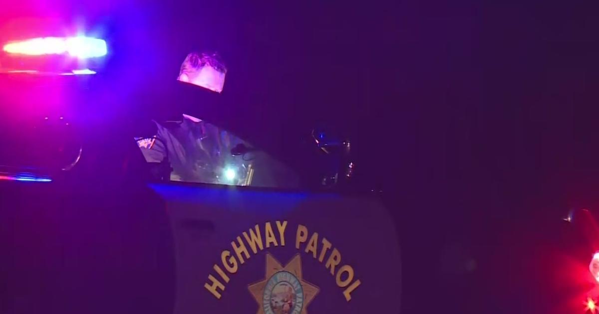 2 dead after being ejected in rollover crash off I-5 near Elk Grove