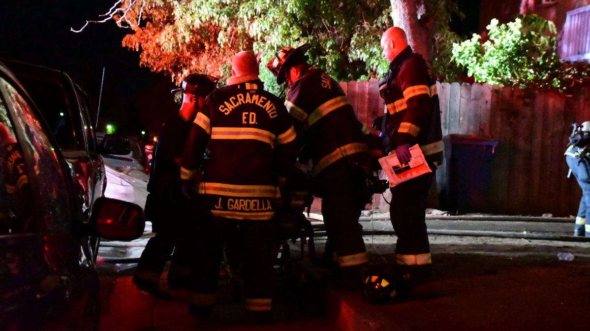 ApartmentFire Victims SouthSacramento 2900 block of 16th Ave. Fire crews are in overhaul mode of a major apartment fire on 16th Avenue off Franklin Blvd. At least three victims have been transported to the hospital via paramedic ambulances, one under CPR