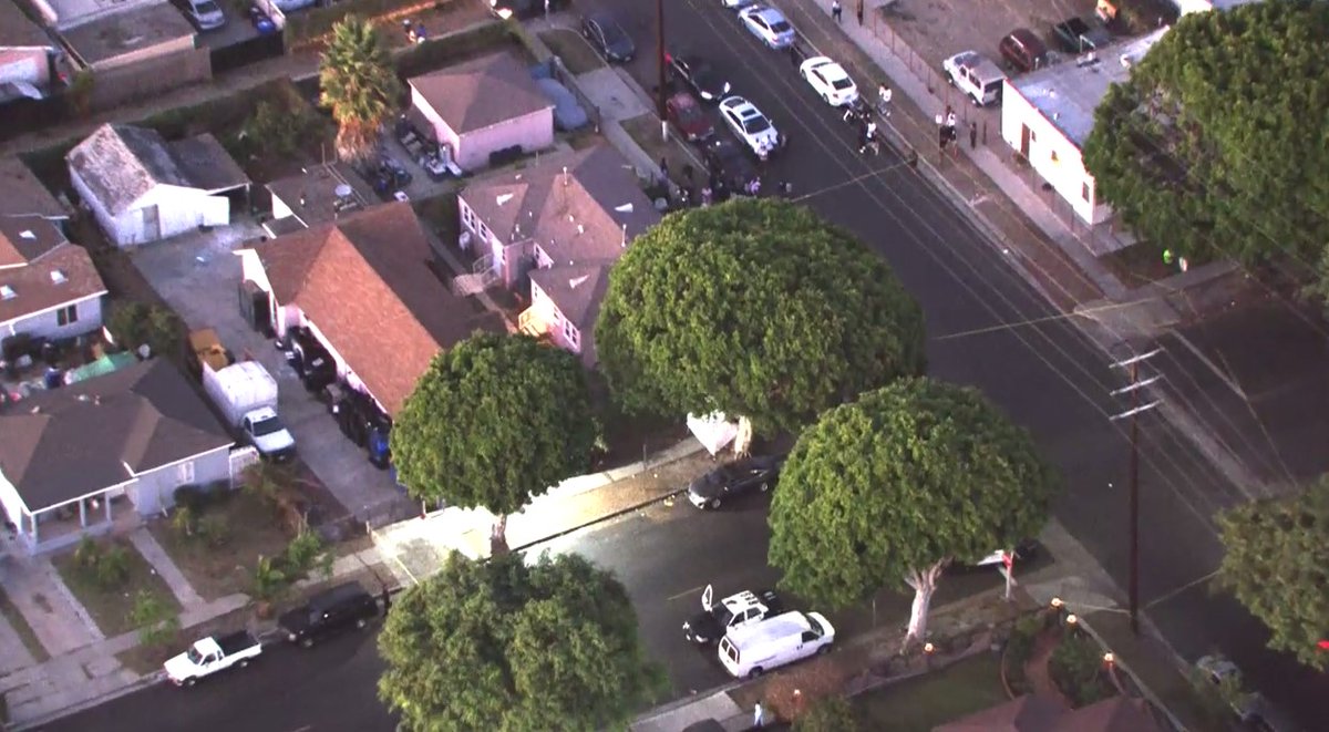 A man has been shot and killed nr 91st St & Wadsworth Ave, in what @LAPDPIO says may be a drive-by shooting