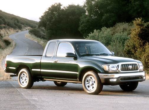 This 2001-2004 green Toyota Tacoma with extended cab (stock photo on right) is wanted in hit-and-run death of pedestrian near Senter & Capitol Expy, per @SanJosePD