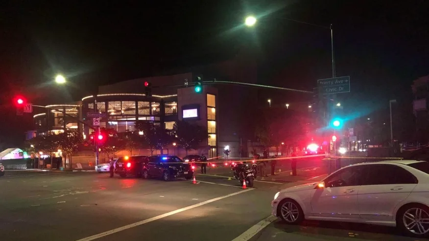 Crash shuts down intersection in downtown Walnut Creek