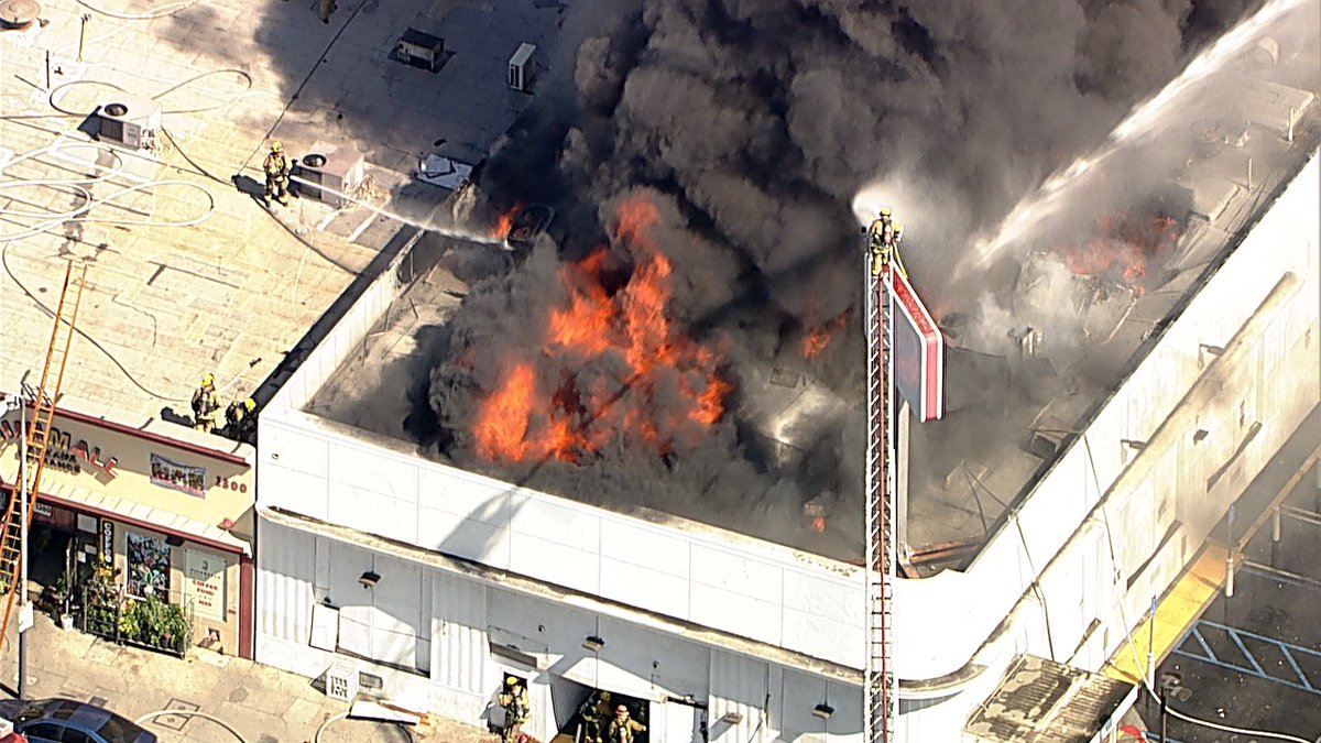 @losangelesfiredepartment sotoic Boyle Heights 75x100 ft commercial (vacant bank)