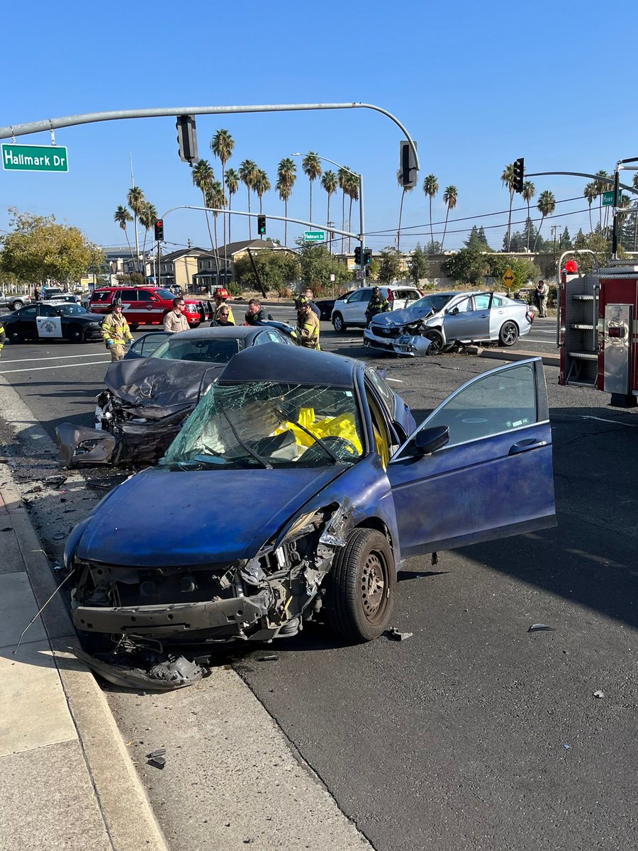 5 vehicles were involved with major damage to several vehicles and a utility pole. 4 patients were transported by ambulance, and 3 patients were released at scene. We're heartbroken to report 2 victims were pronounced deceased by Paramedics. CHP is handling the investigation