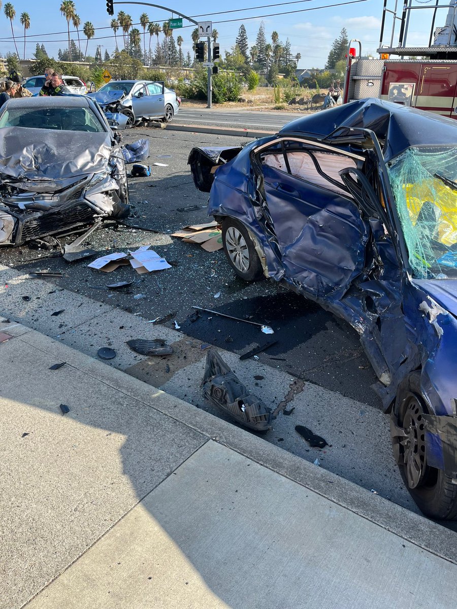 5 vehicles were involved with major damage to several vehicles and a utility pole. 4 patients were transported by ambulance, and 3 patients were released at scene. We're heartbroken to report 2 victims were pronounced deceased by Paramedics. CHP is handling the investigation