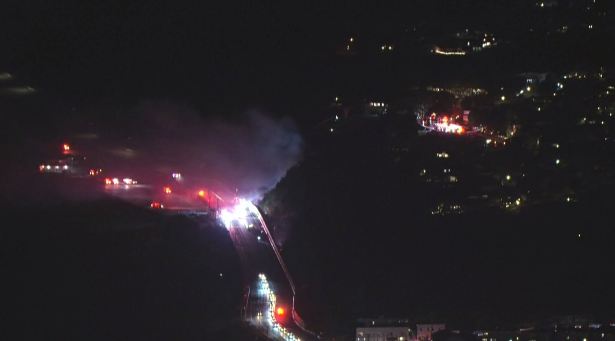 LAFD seems to be getting a good handle on the PacificPalisades greater alarm brush fire. Less than 1/4 acre and very little flames now.