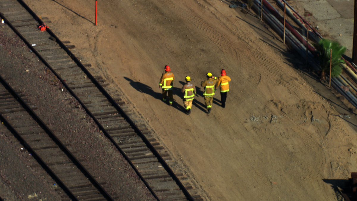 Harbor City @LAFD on scene of an underground pipeline rupture along the railroad tracks. Nothing visible from SkyFox Fire personnel with the gas company making sure the public is safe. At this time no evacuation. Western closed from Sepulveda to 235th