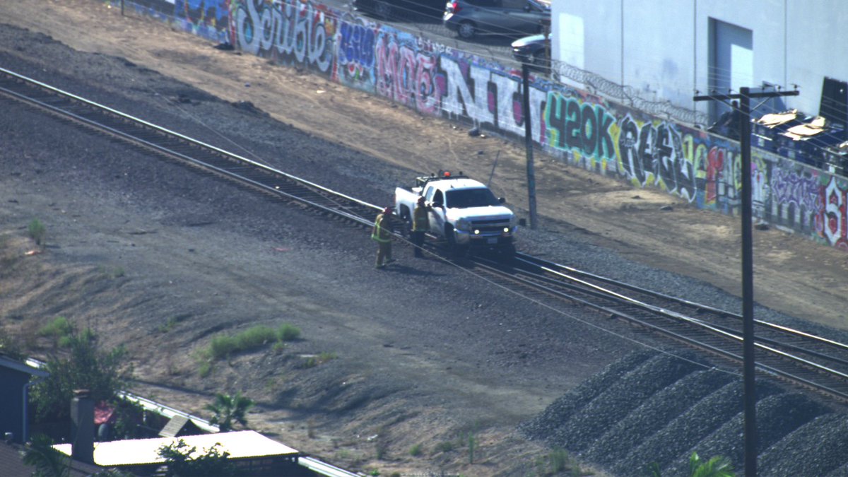 Harbor City @LAFD on scene of an underground pipeline rupture along the railroad tracks. Nothing visible from SkyFox Fire personnel with the gas company making sure the public is safe. At this time no evacuation. Western closed from Sepulveda to 235th