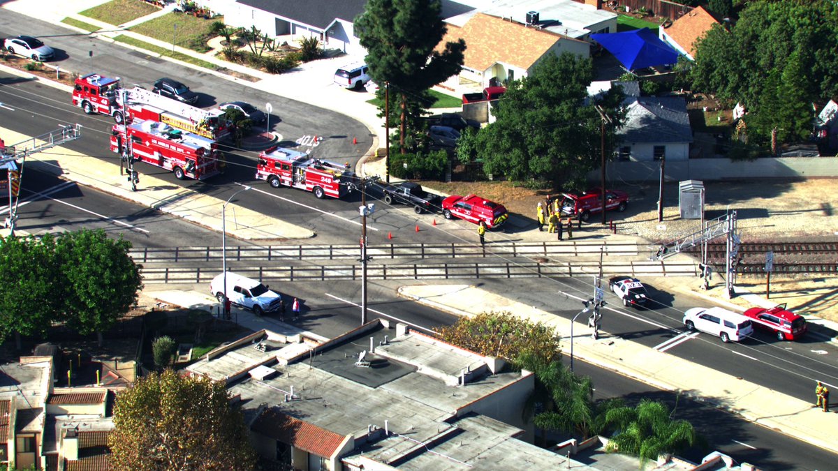 Harbor City @LAFD on scene of an underground pipeline rupture along the railroad tracks. Nothing visible from SkyFox Fire personnel with the gas company making sure the public is safe. At this time no evacuation. Western closed from Sepulveda to 235th