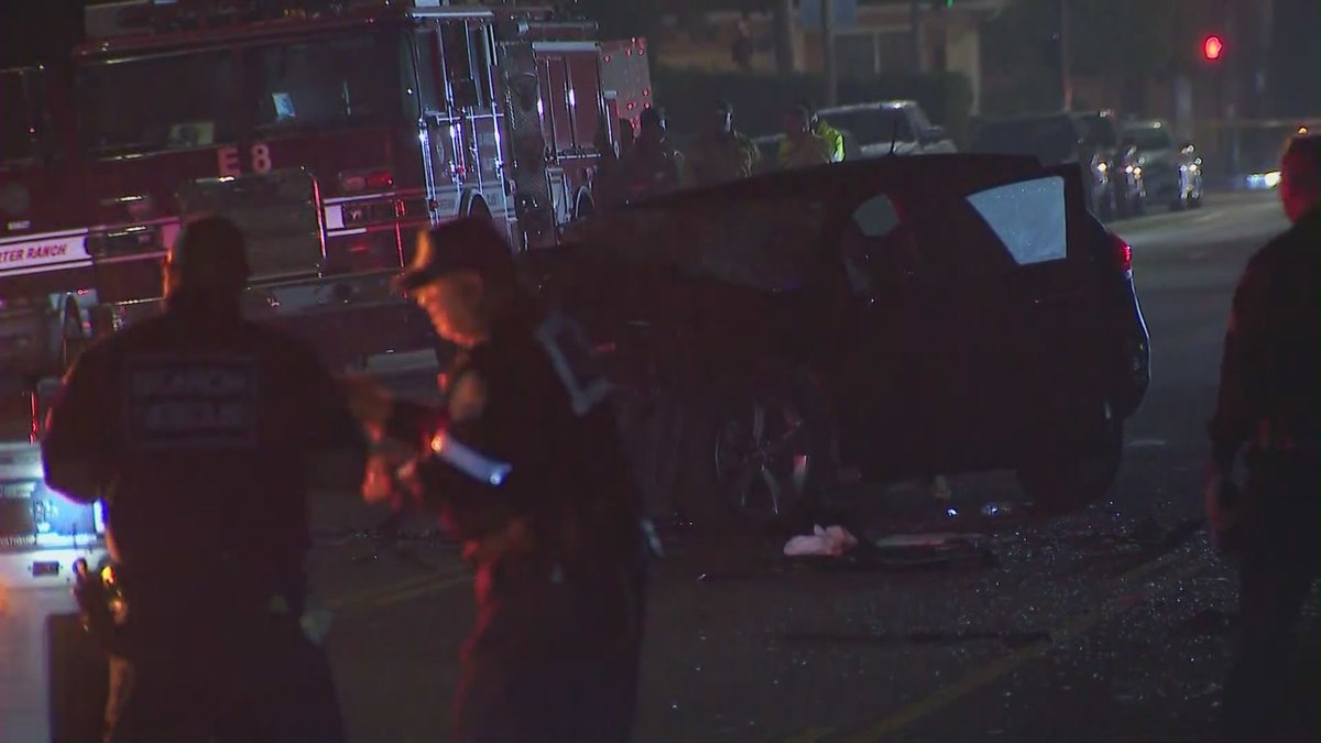 Teen killed, 9 injured in Porter Ranch multi-car crash