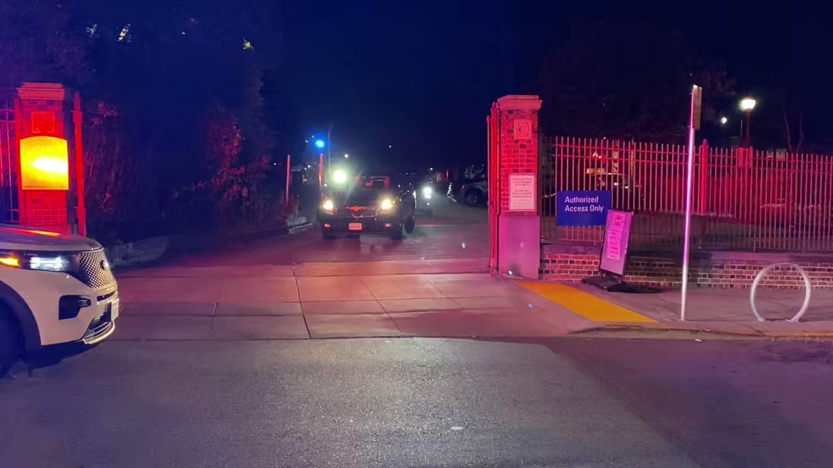 A motorcade left San Francisco General hospital tonight. Vehicles that appear to be part of a security detail had been there all day as Paul Pelosi recovers from surgery after he was violently attacked at home on Friday morning