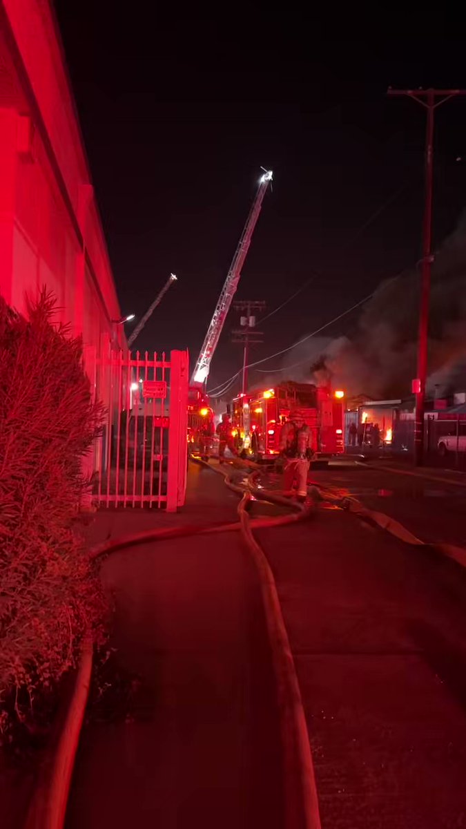 @LAFD firefighters battling the PenroseFire in Sunvalley. The wind-driven vegetation fire extended to a commercial building. LAFD asking to close north & southbound lanes of I-5 between the Hollywood Freeway and Sunland Boulevard