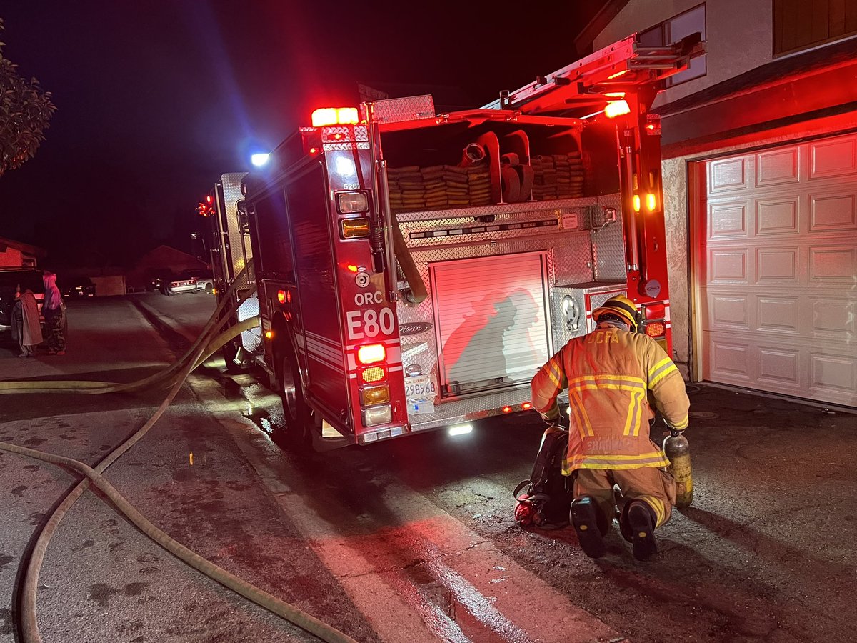 Kudos to neighbors who called 911 at 2:16 a.m. & knocked on the door of a 2-story townhome in the 14000 blk of Grand Meadows in @CityGardenGrove to alert the residents of smoke coming from their garage. The sleeping residents didn't wake up until FF's arrived &amp; forced entry