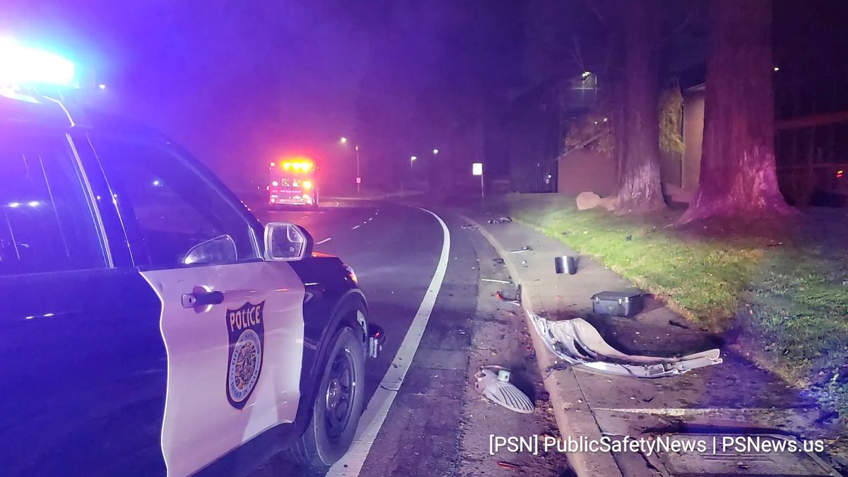 Howe Ave and American River Drive   Around 1:16 a.m., Sacramento Fire and Sacramento Police responded to a vehicle into a power pole at Howe Ave and American River Drive