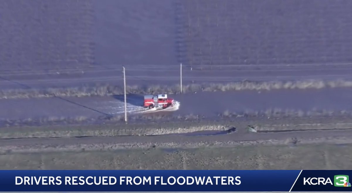 Very serious situation developing in southern Sacramento county, reports of rescues taking place. Multiple vehicles visible abandoned on the fwy
