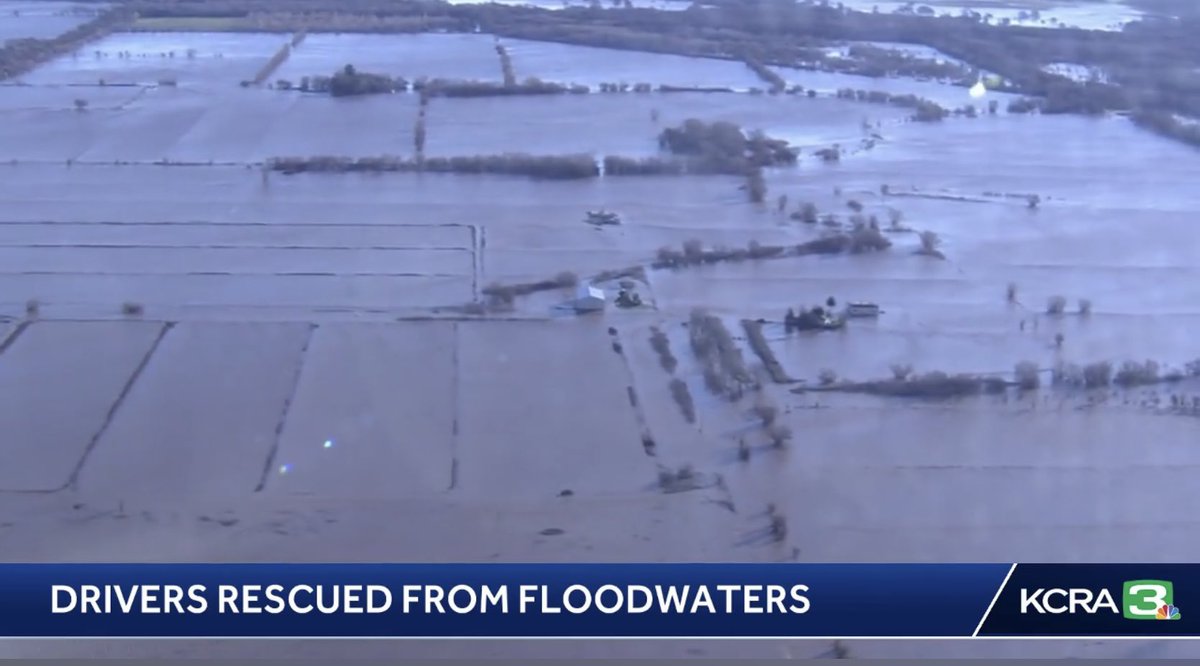 Very serious situation developing in southern Sacramento county, reports of rescues taking place. Multiple vehicles visible abandoned on the fwy