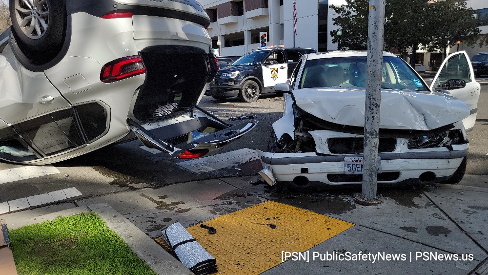 Vehicle Accident Downtown 28th St and L St  Earlier this afternoon, Sacramento Fire and Police responded to a two-vehicle accident at the intersection of 28th St and L St.  According to radio traffic, one person required assistance from the vehicle