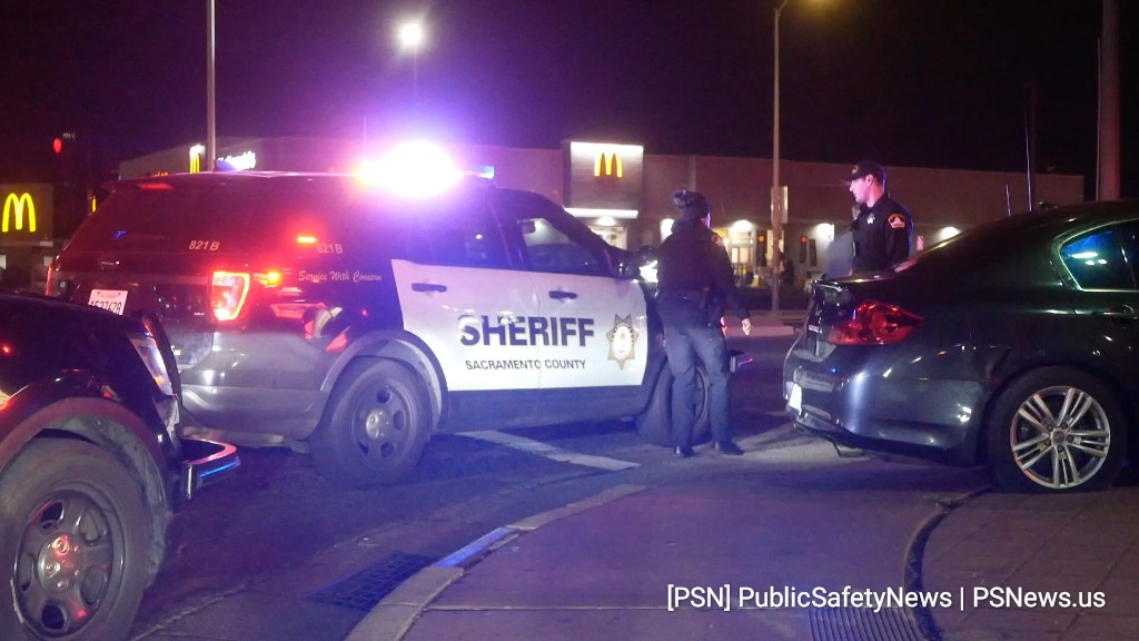 FootPursuit Arden Arcade  Howe Ave and Arden Way   Around 1:10 a.m., Sacramento County Sheriff deputies became involved in a short pursuit in the Arden Arcade area.   The subject bailed out of the vehicle and ran on foot at the intersection of Howe Ave and Arden Way