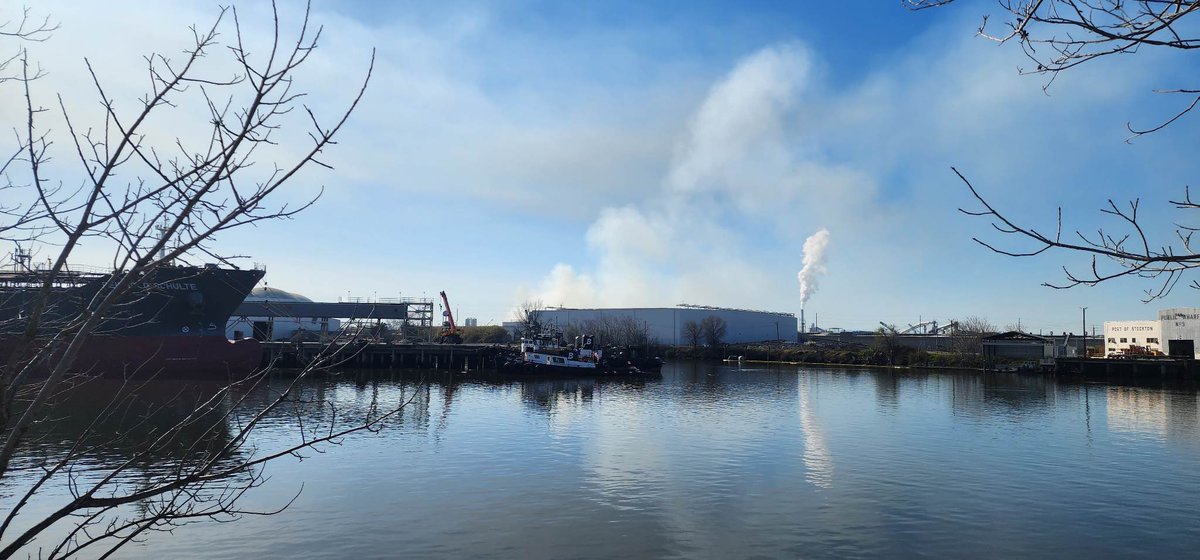 Large warehouse fire at the port of Stockton now contained.
