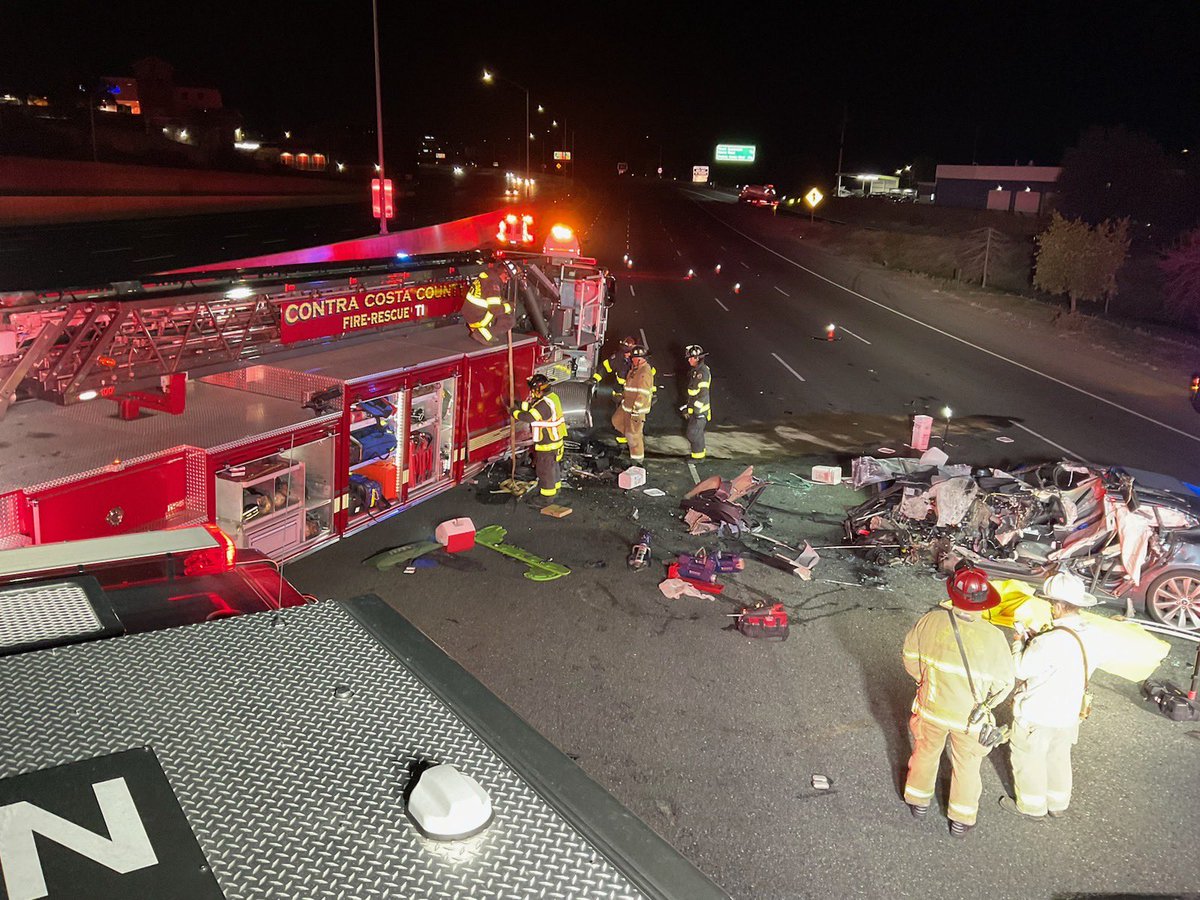 Driver in a @Tesla dies after striking fire truck on I-680. @ContraCostaFire says truck was blocking lanes from previous accident. Passenger taken to the hospital. Four firefighters also transported for evaluation 