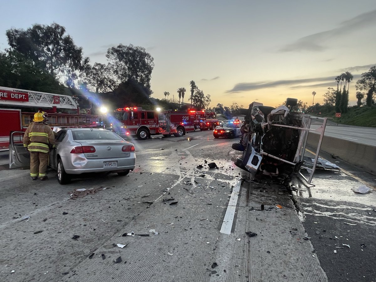 Traffic Collision with Entrapment on the WB 10 Freeway east of Crenshaw Blvd in the MidCity area of LosAngeles