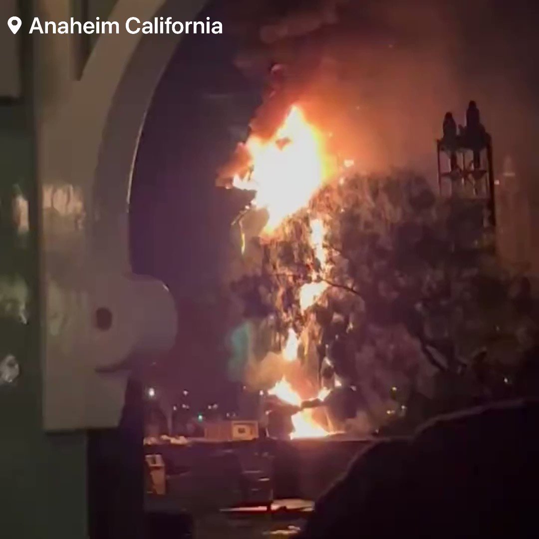 A massive fire breaks out during performance at Disneyland Anaheim   California Currently Disneyland staff are asking everyone to evacuate the area as a Disneyland, prop dragon catches on fire during a Fantasmic show at DisneyLand in Anaheim California