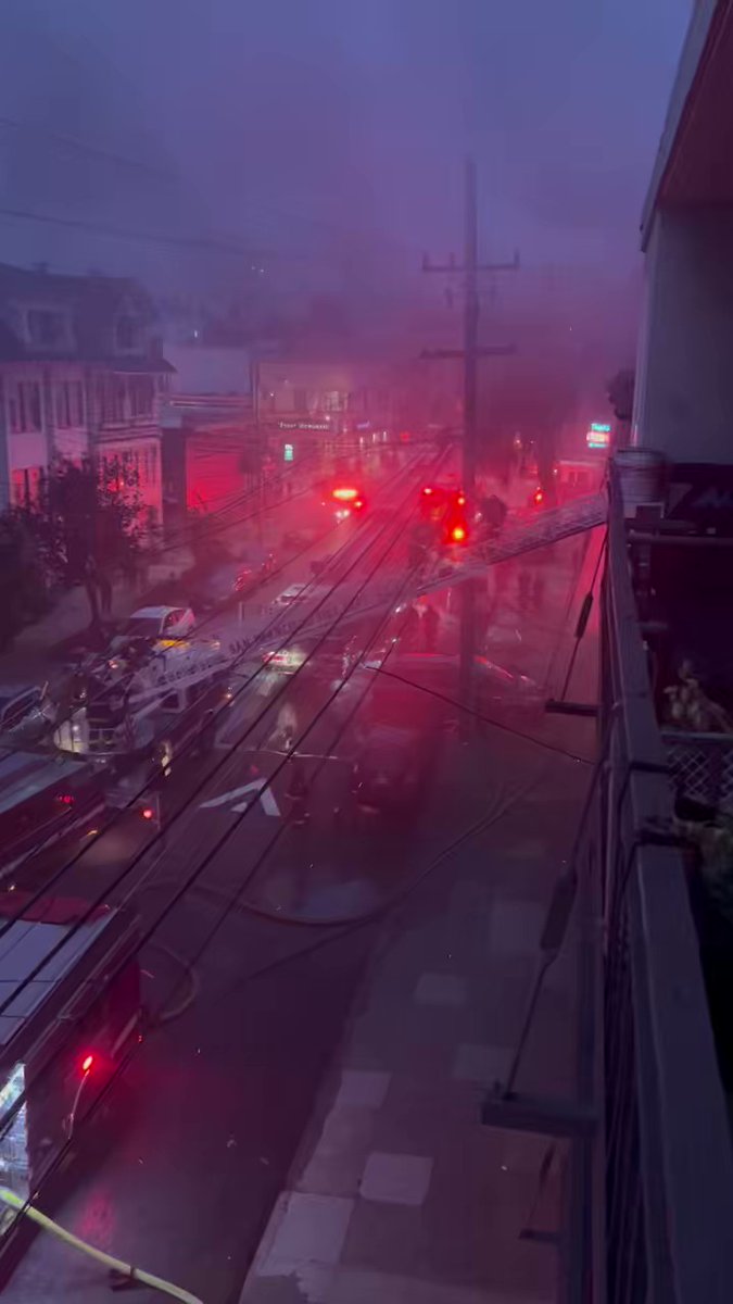 More than 100 firefighters battle large fire in SF Inner Sunset - 8th Ave. and  Irving St. Three structures were affected. It&rsquo;s now contained. No injuries. Investigation is underway.