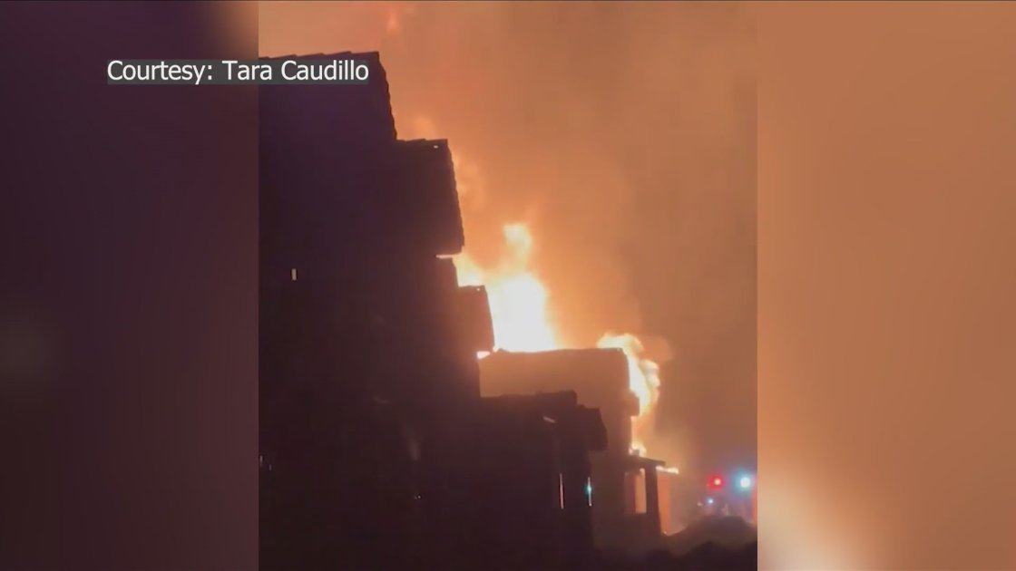 An apartment complex fire has been reported to the Visalia Fire Department on Friday night, fire officials say