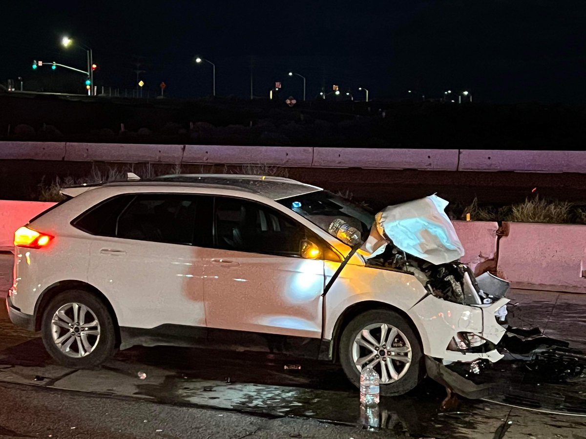 Lancaster,ca: 902t/902r(traffic collision with injures/rescue responding) 14 Freeway Southbound at Ave H,3 vehicles. 