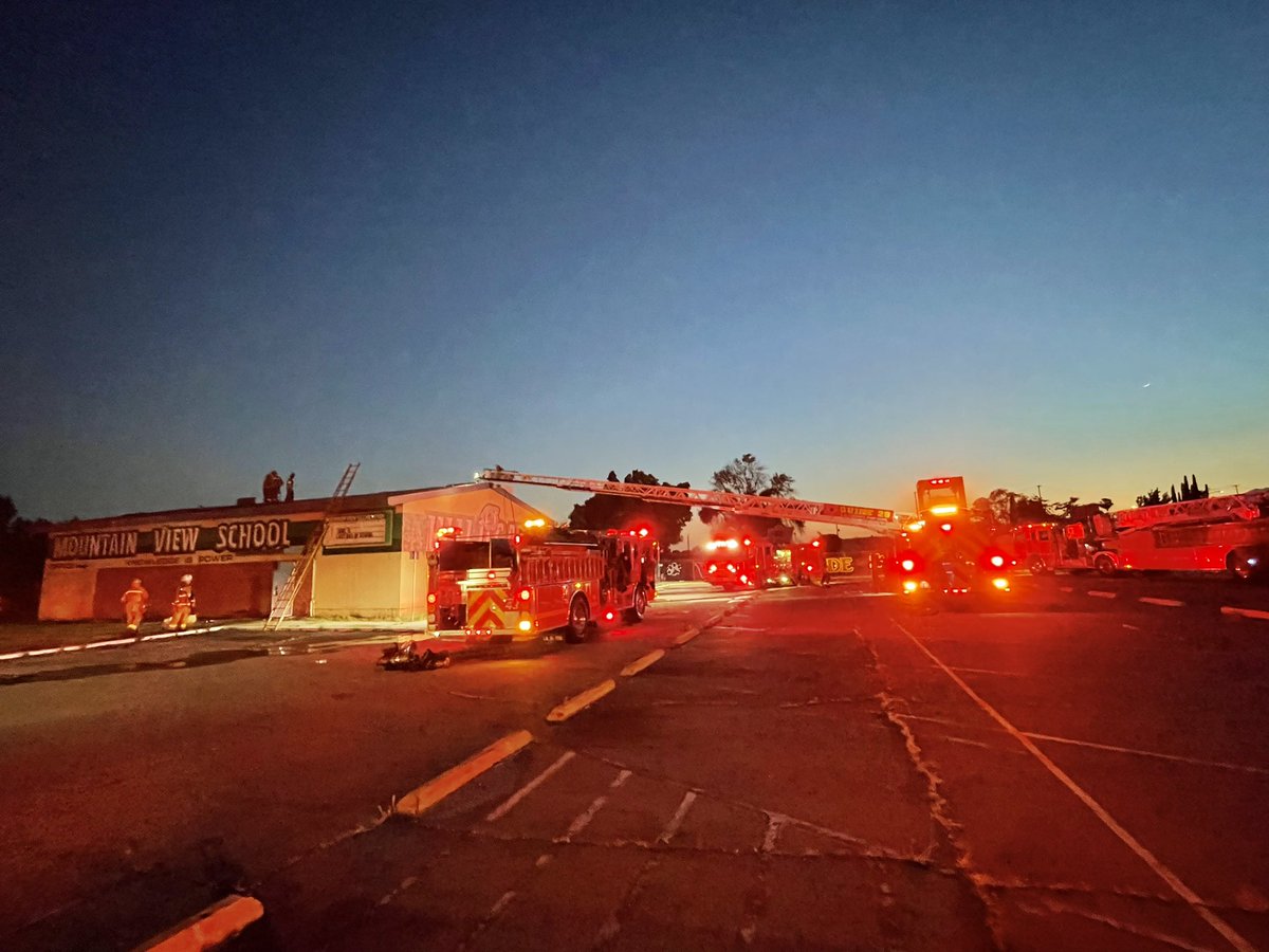 COMMERCIAL BUILDING FIRE   FS 32   200 block of N Vernon Ave Azusa   At 7:16 p.m. LACoFD units arrived to heavy smoke and fire at a local school. Aggressive attack limited the fire and knockdown was achieved at 8:06 p.m. No reported injuries. Undetermined cause
