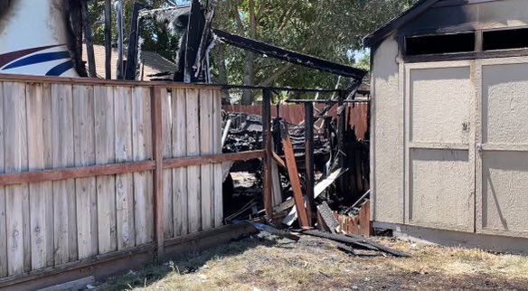 Lots of damage after a deadly mobile home fire on Tuesday morning. @Stockton Police say 3 bodies, a woman's and 2 juveniles, were found inside the trailer. They identified the suspect as 59-yo Jose Carmona  