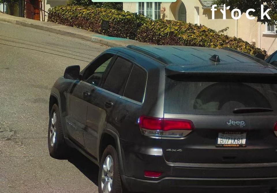 3 masked robbers armed with AR-15 rifles and pistol escape in this Jeep Grand Cherokee after taking Vaer watch from victim near Magnolia and  Park View 