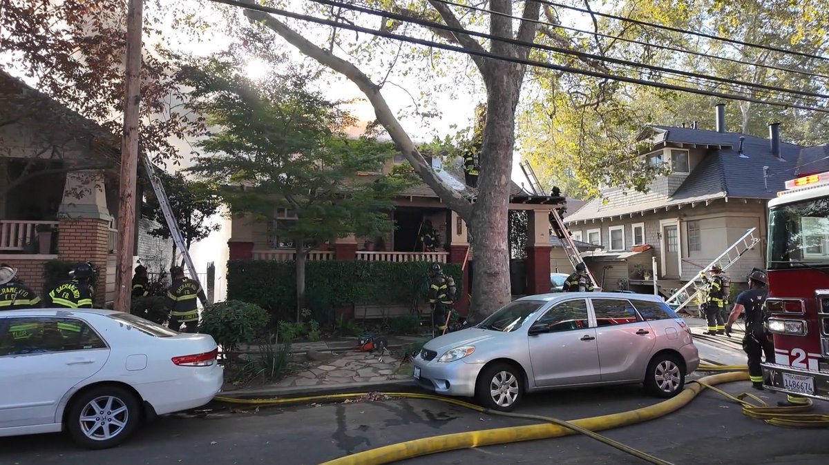 Structure Fire Midtown 600 Block of 26th Street Just before 8:30 this morning, Sacramento Fire responded to reports of a house fire on 26th Street. When crews arrived, they found that two homes were involved, with fire through the roof