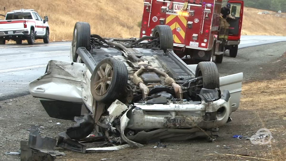 North Bay 2-car accident leaves 1 dead, 5 injured in 1st rain of season, police say